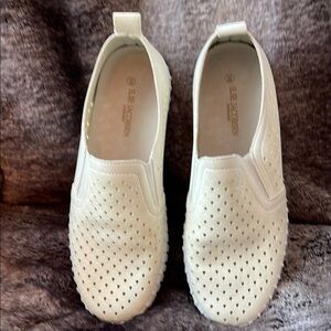 Ilse Jacobsen Off White Breathable Slip-On Design